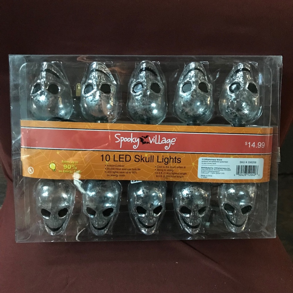Spooky Village 10 LED Skull Lights New with tag